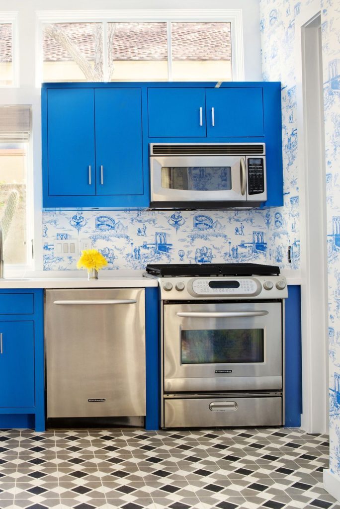 How to Choose Wallpaper for a Small Kitchen? - Go Get Yourself